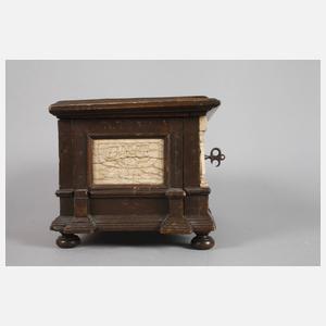 Kleines Renaissancekästchen mit Geheimfächern