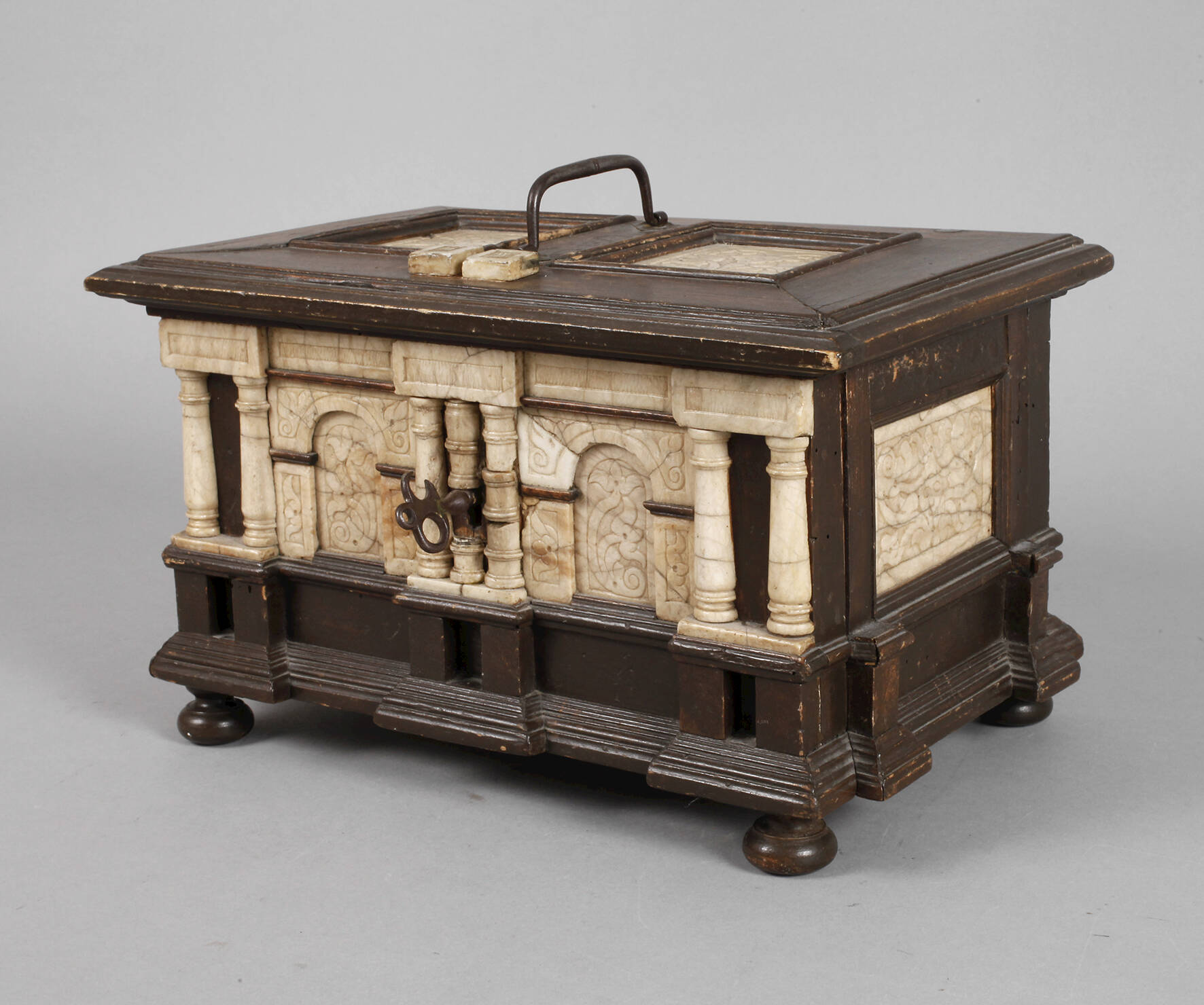 Kleines Renaissancekästchen mit Geheimfächern