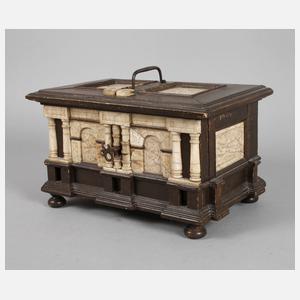 Kleines Renaissancekästchen mit Geheimfächern