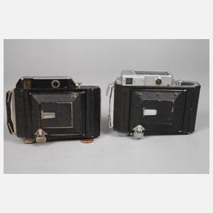 Zwei Fotoapparate Welta