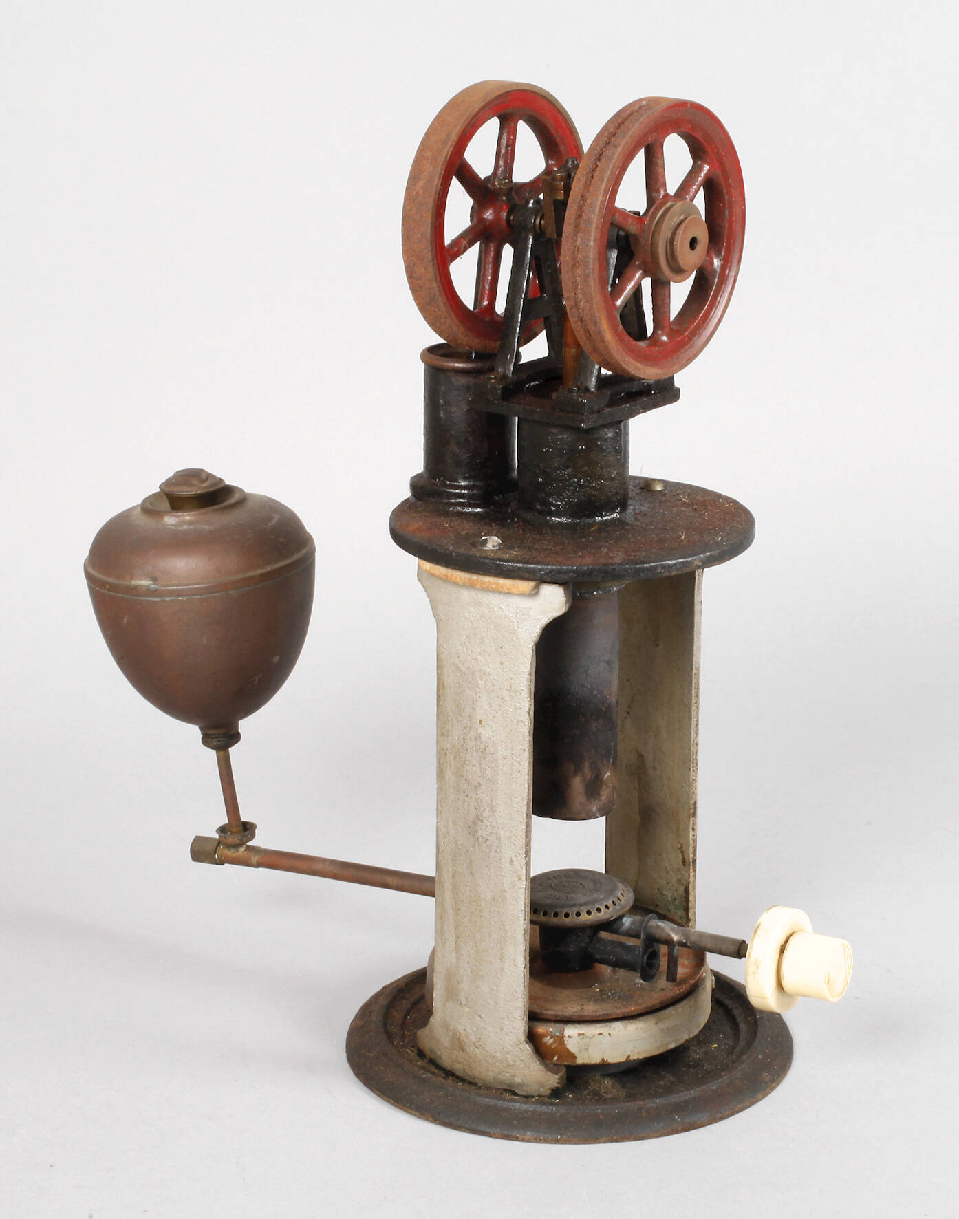 Louis Heinrici stehender Heißluftmotor