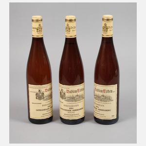 Drei Flaschen Weißwein