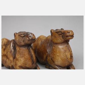 Paar figürliche Steinschnitzereien