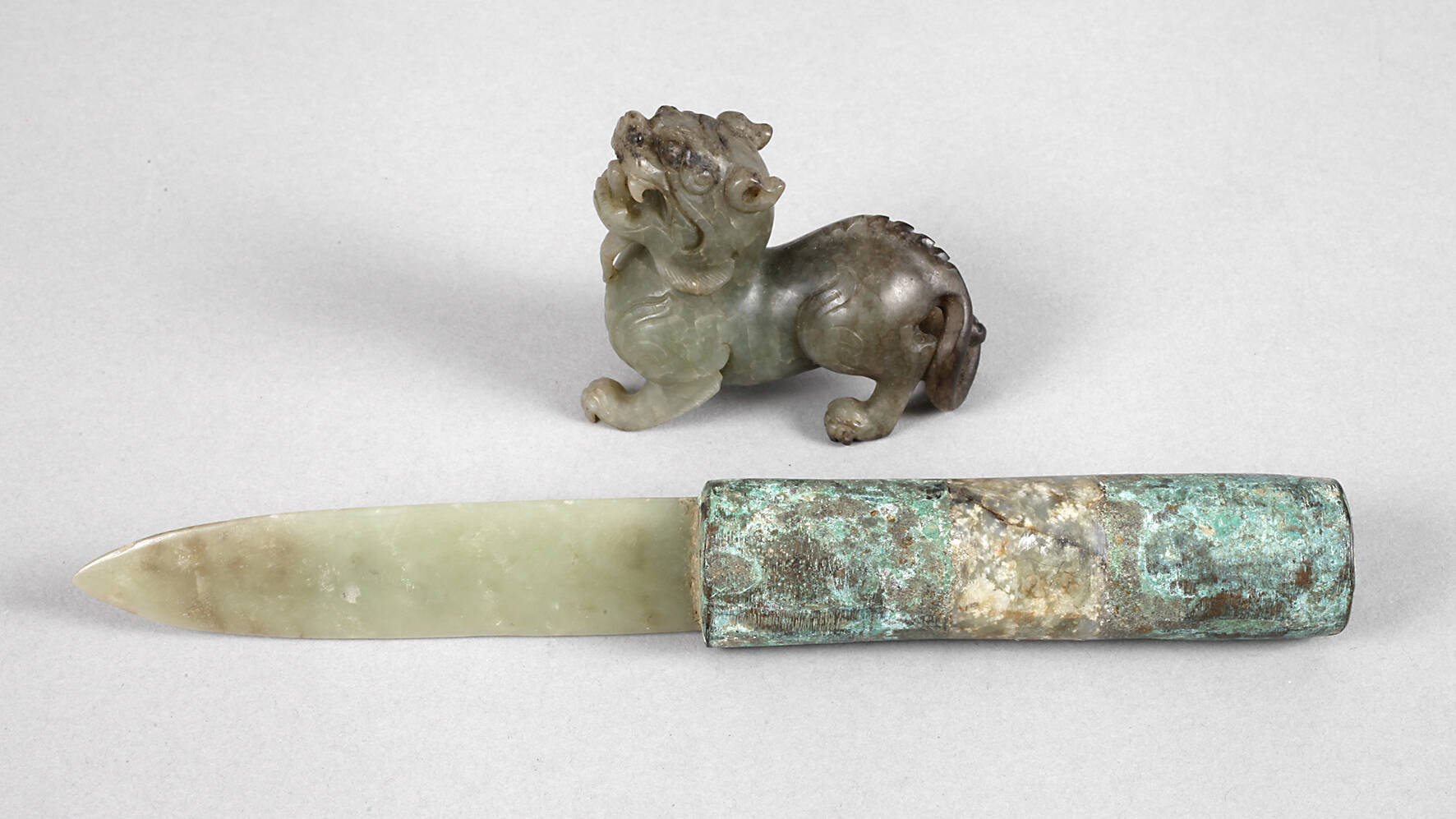 Zwei Jadeschnitzereien