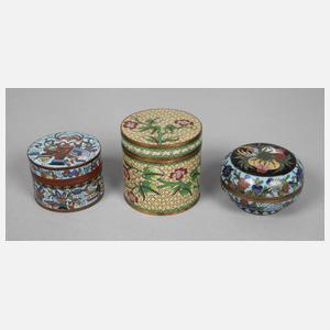 Drei Deckeldosen Cloisonné