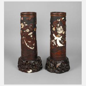 Paar große Pinselbecher