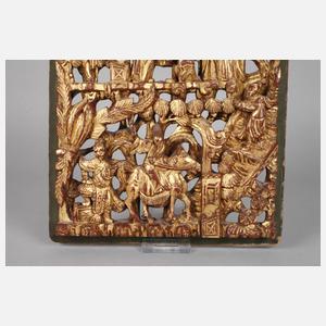 Prächtige Reliefschnitzerei