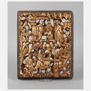 Prächtige Reliefschnitzerei