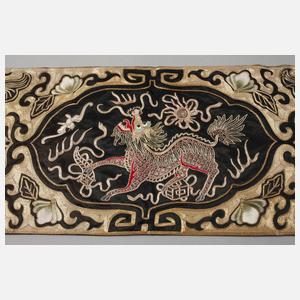 Zwei Seidenstickereien China