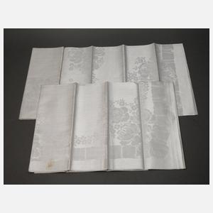 Paar Tischtücher mit Rosendekor