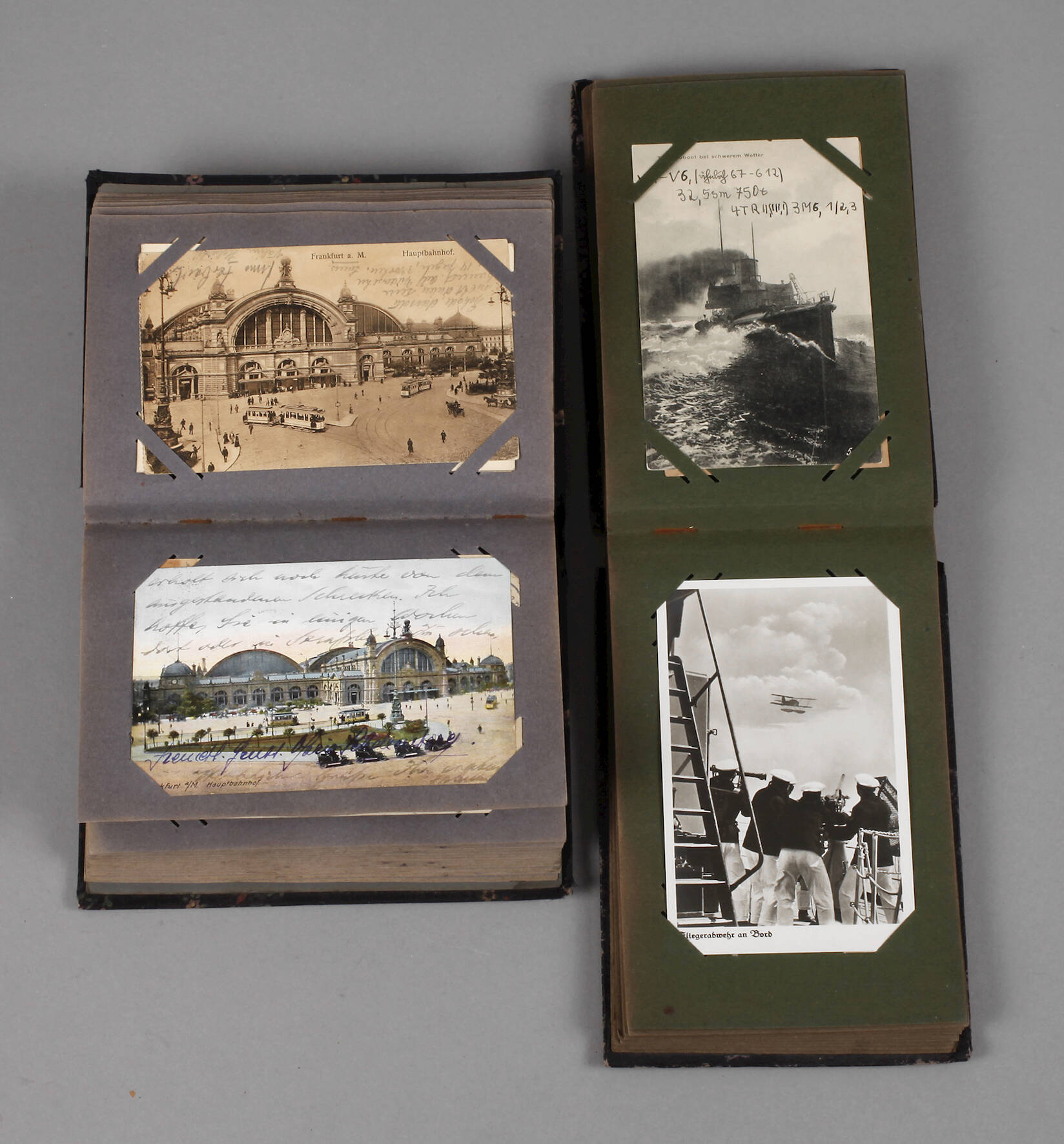 Paar kleine Ansichtskartenalben