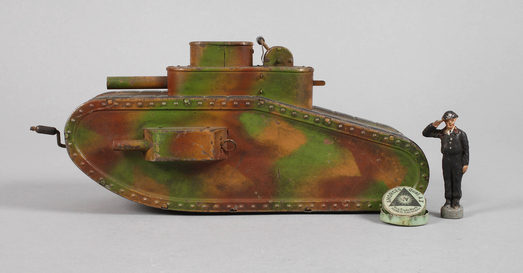 Hausser/Elastolin Tank mit drei Geschützen