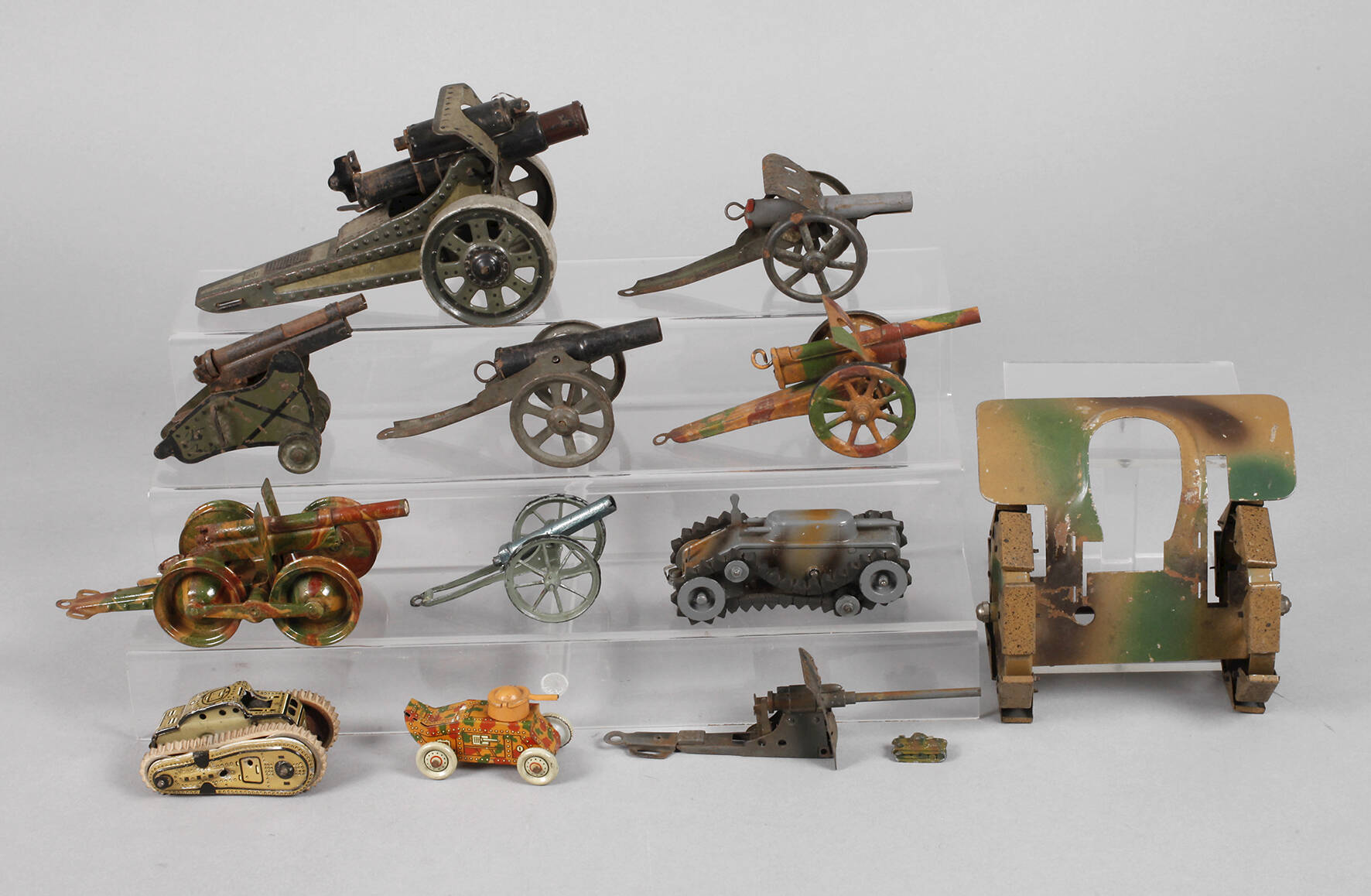 Konvolut Geschütze und Panzer