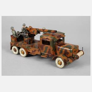 Tippco Fliegerabwehrauto mit Besatzung