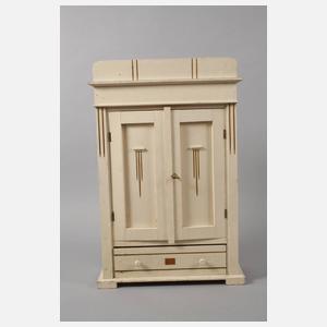 Puppenkleiderschrank
