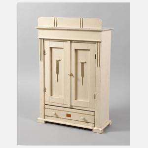 Puppenkleiderschrank