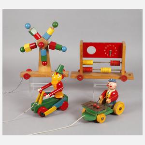 Vier Entwicklungsspielzeuge