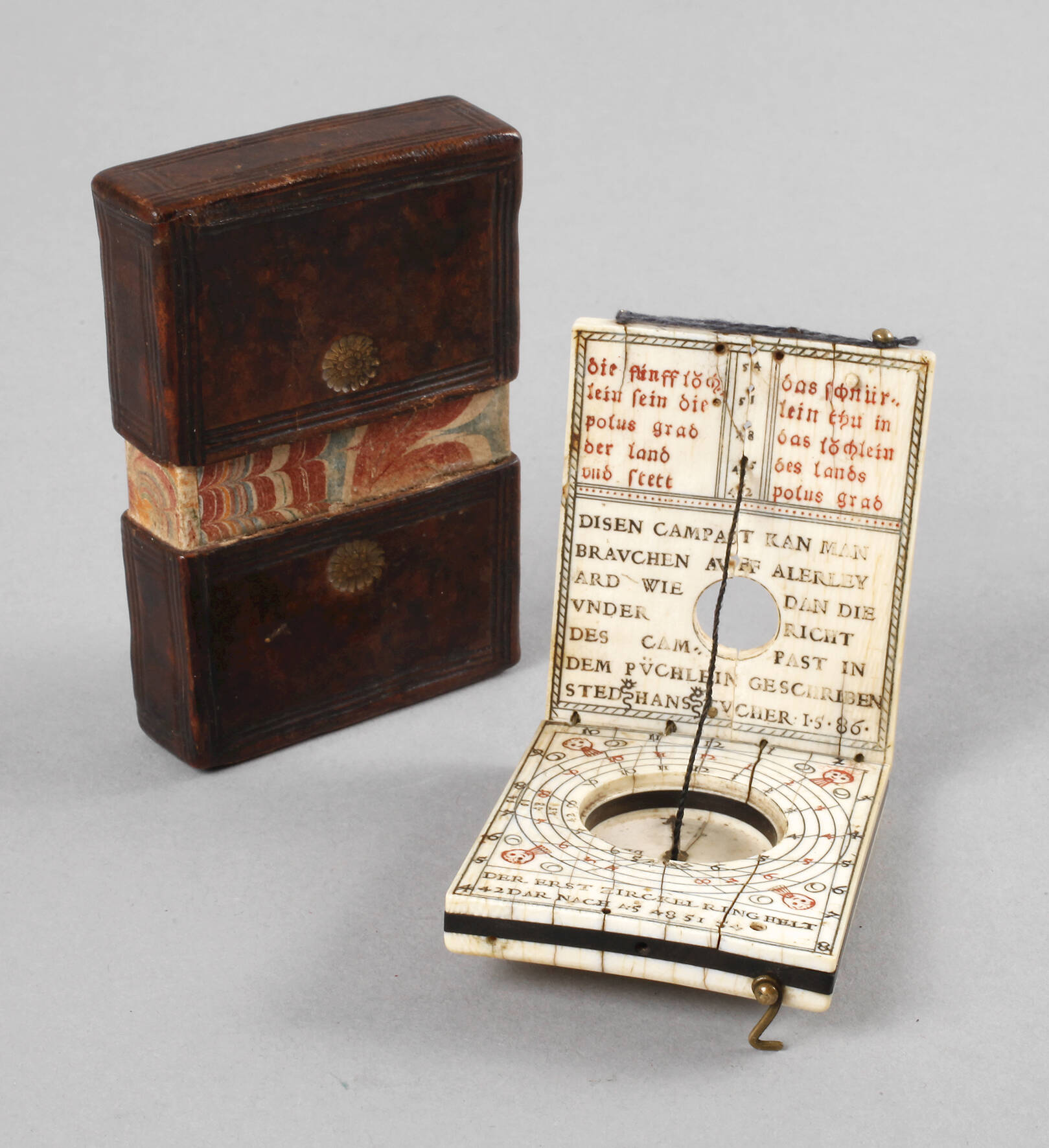 Sonnenuhr Hans Tucher 1586