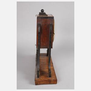 Biedermeier-Tischuhr mit Berliner Ansicht