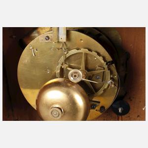 Biedermeier-Tischuhr mit Berliner Ansicht