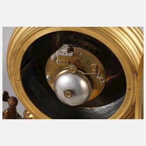 Feine Kaminuhr mit Kentauren