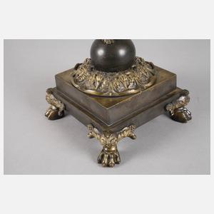 Klassizistische Figurenuhr Bronze