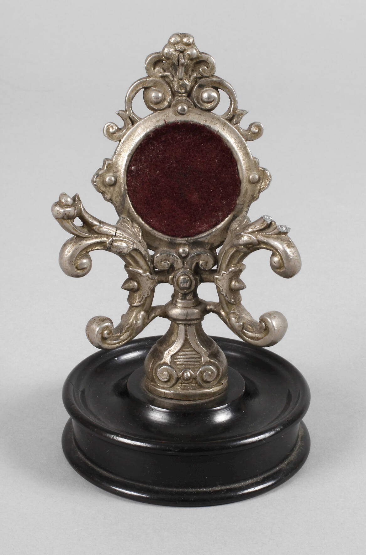 Taschenuhrenständer