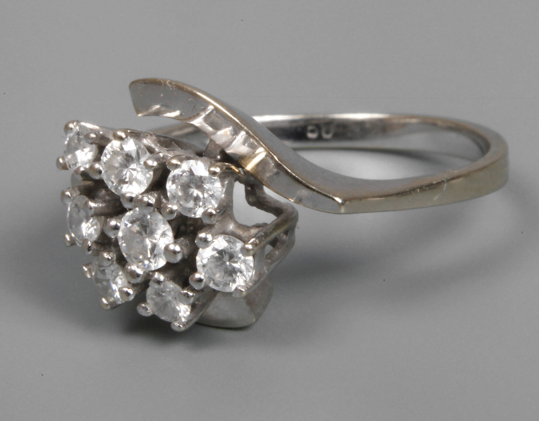 Damenring mit Brillanten