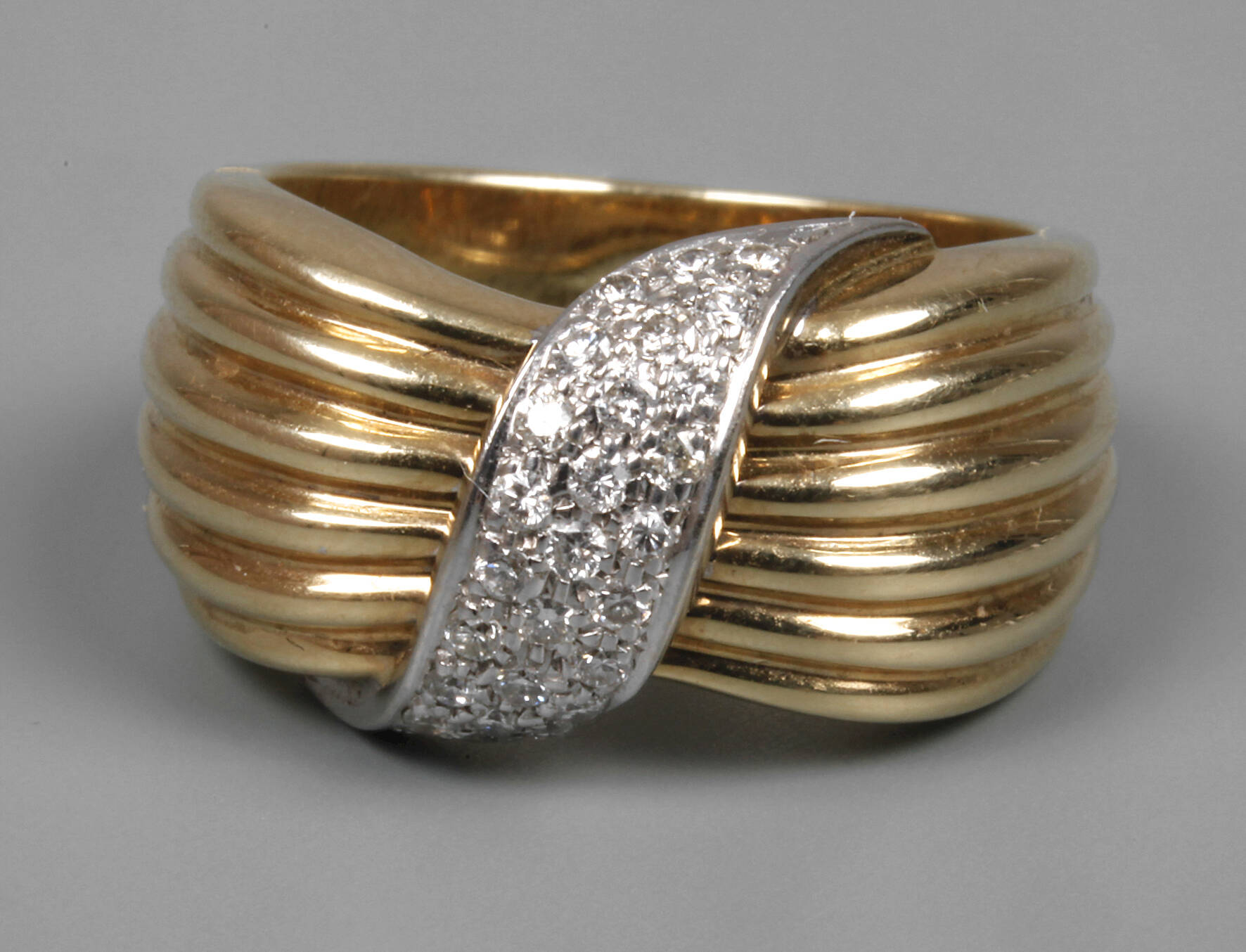 Damenring mit Brillanten