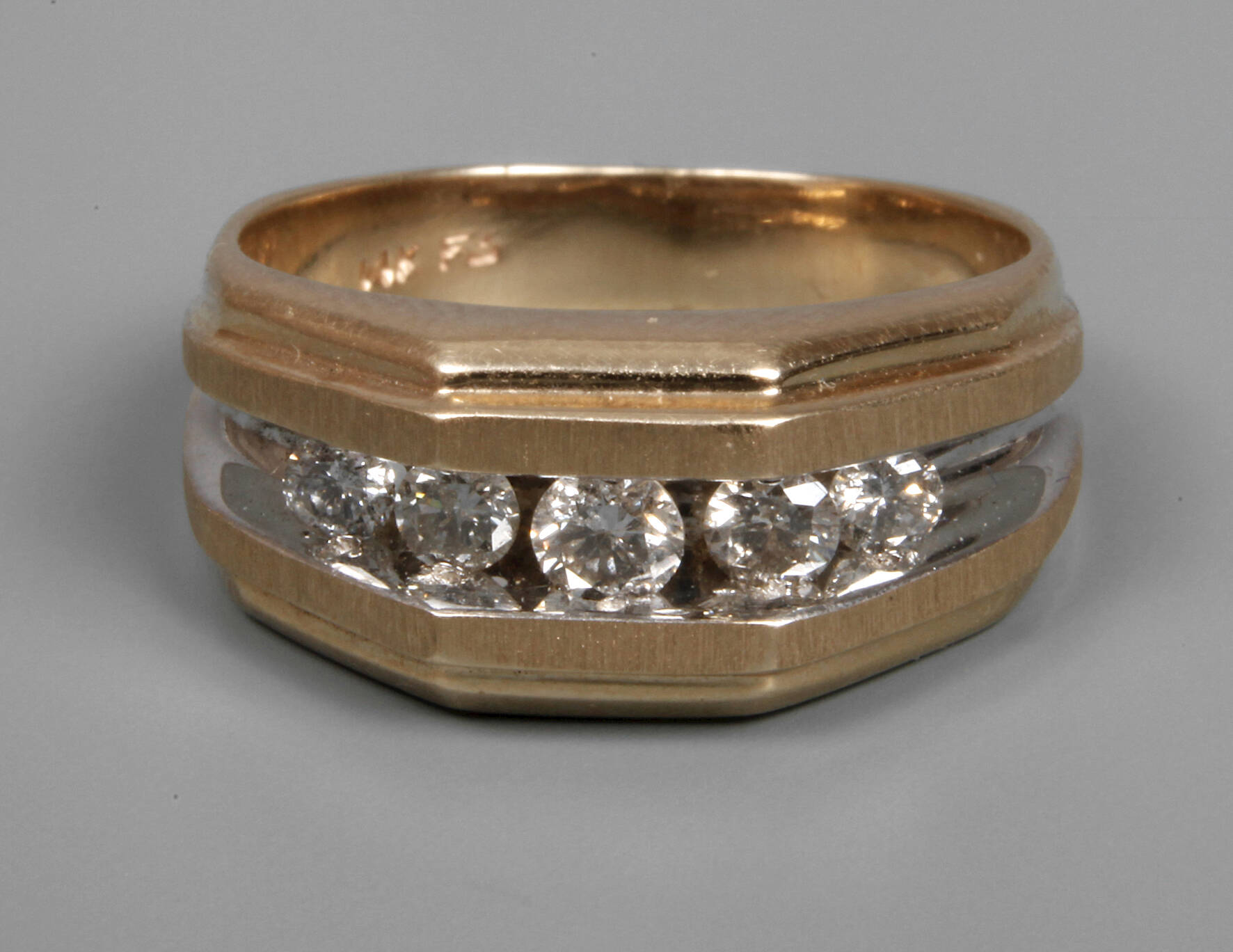 Damenring mit Brillanten