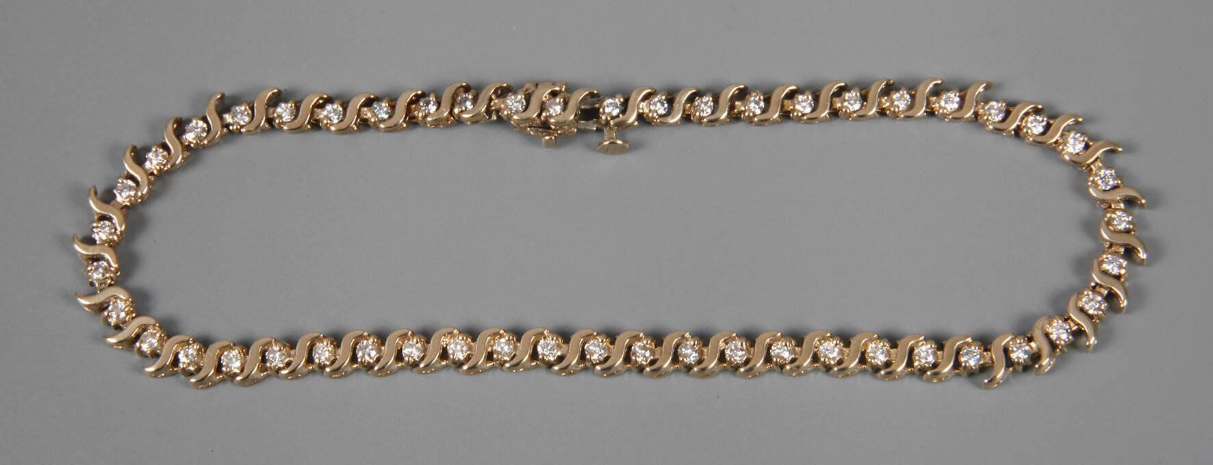 Tennisarmband mit Brillanten