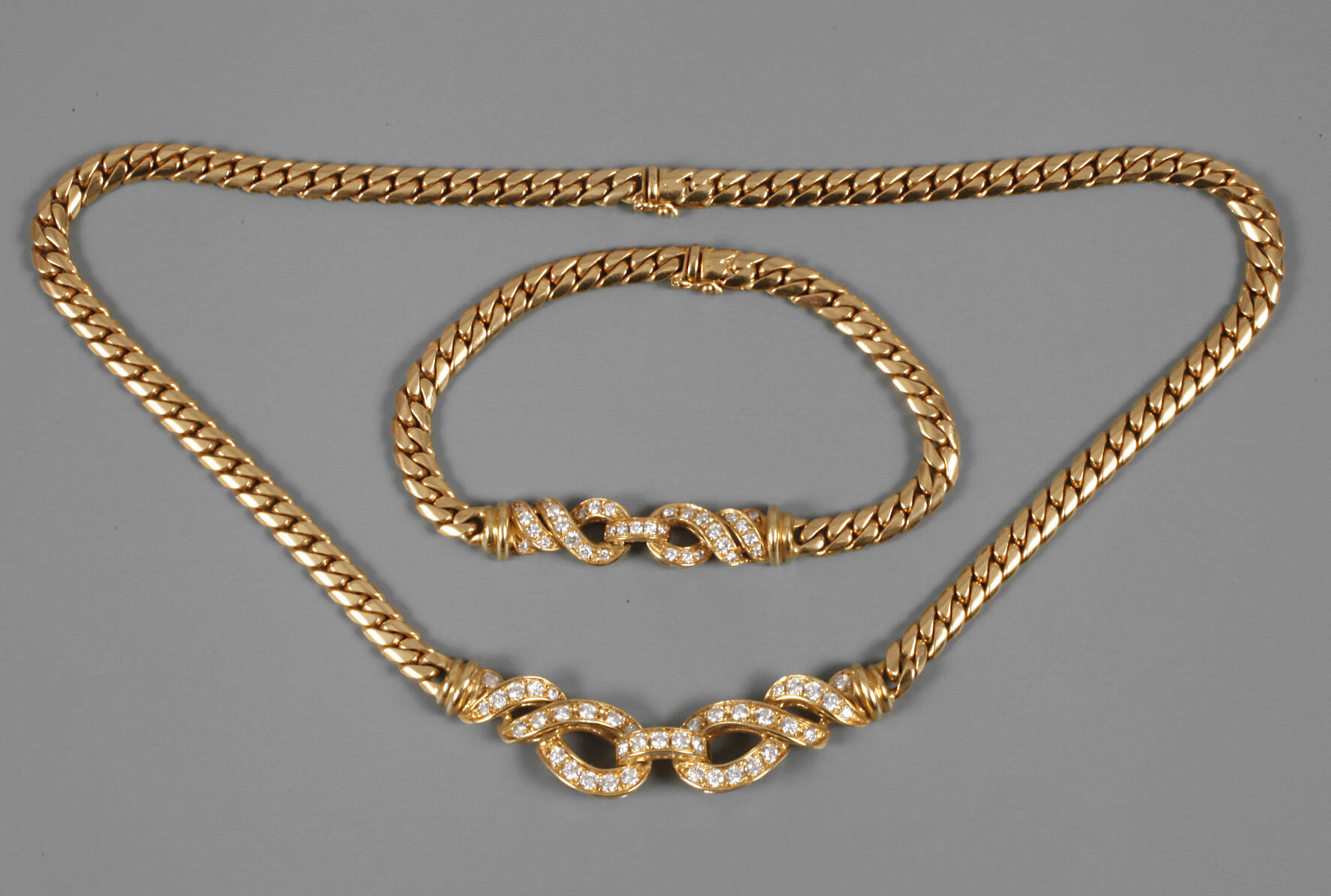 Collier und Armband mit Brillanten von ca. 3,5 ct