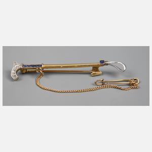 Krawattennadel als Reitgerte