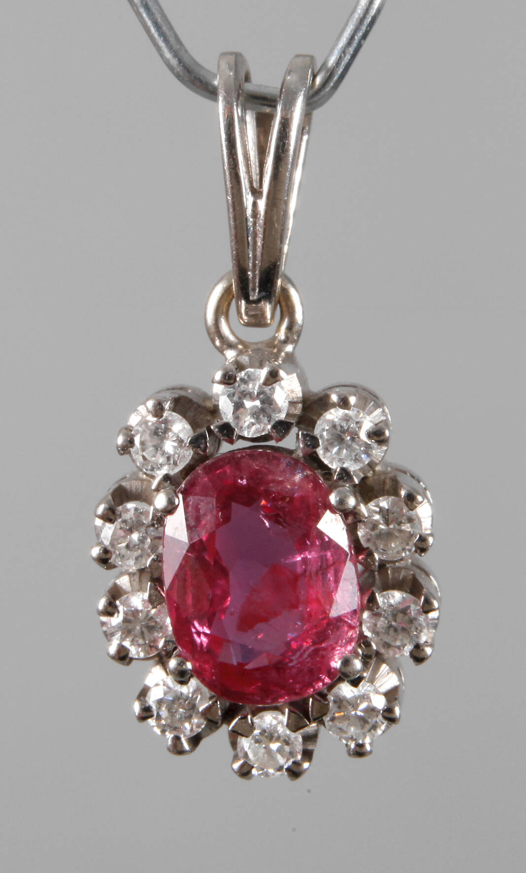 Anhänger mit Rubin und Brillanten