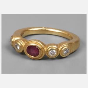 Damenring mit Rubin und Brillanten