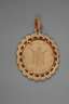 Anhänger mit Medaille