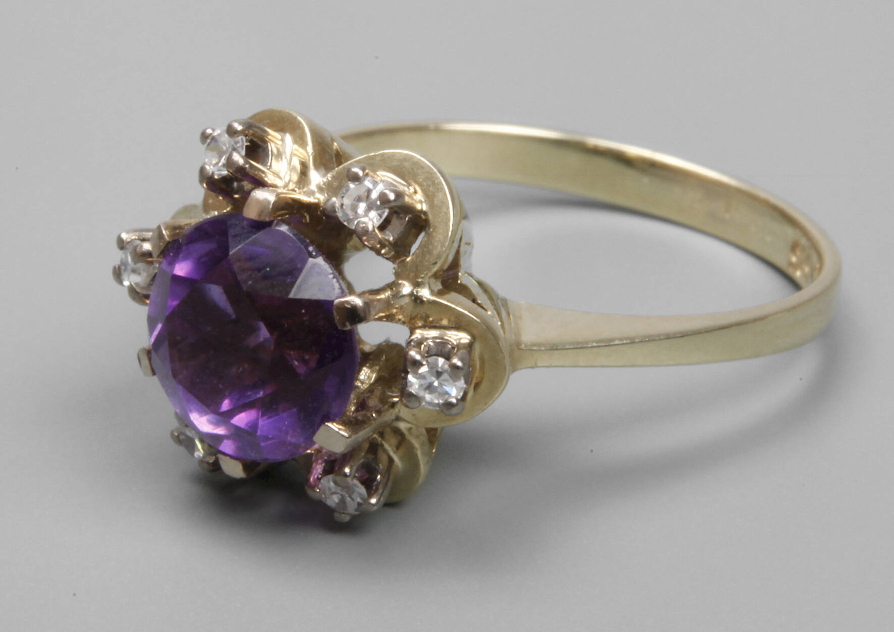 Damenring mit Amethyst