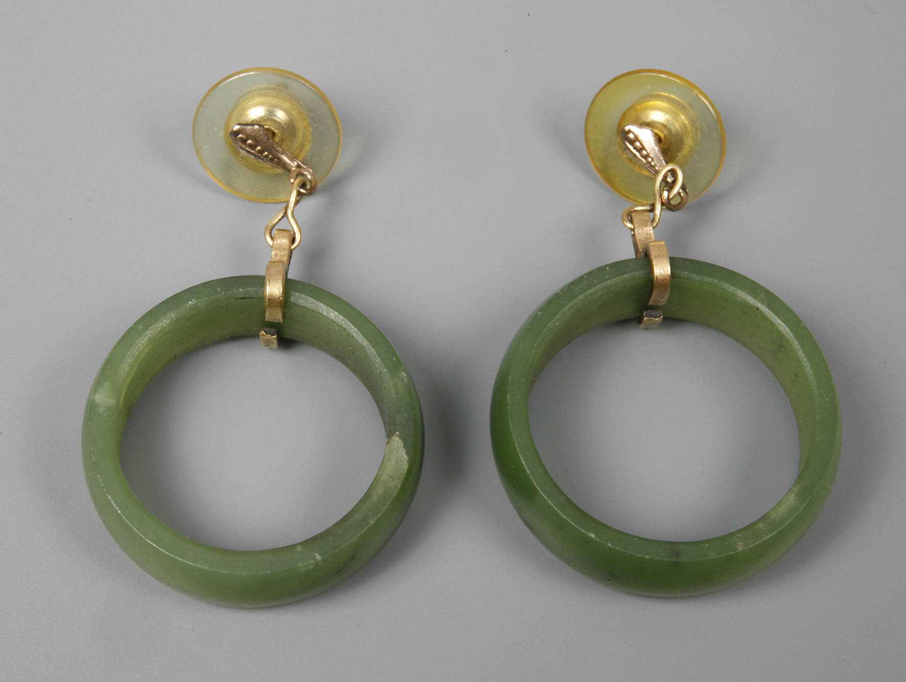 Paar Ohrringe mit Jade