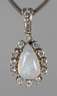 Anhänger mit Edelopal und Brillanten