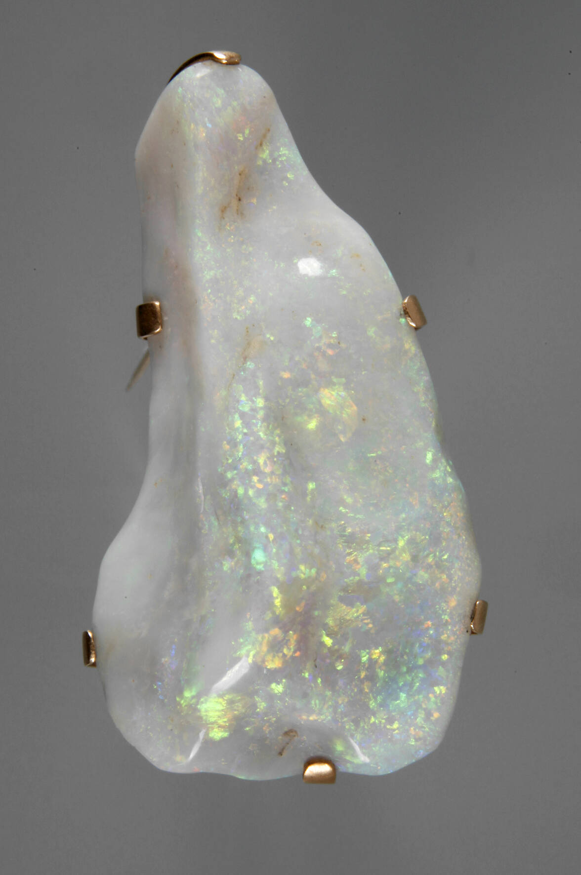 Brosche mit Edelopal