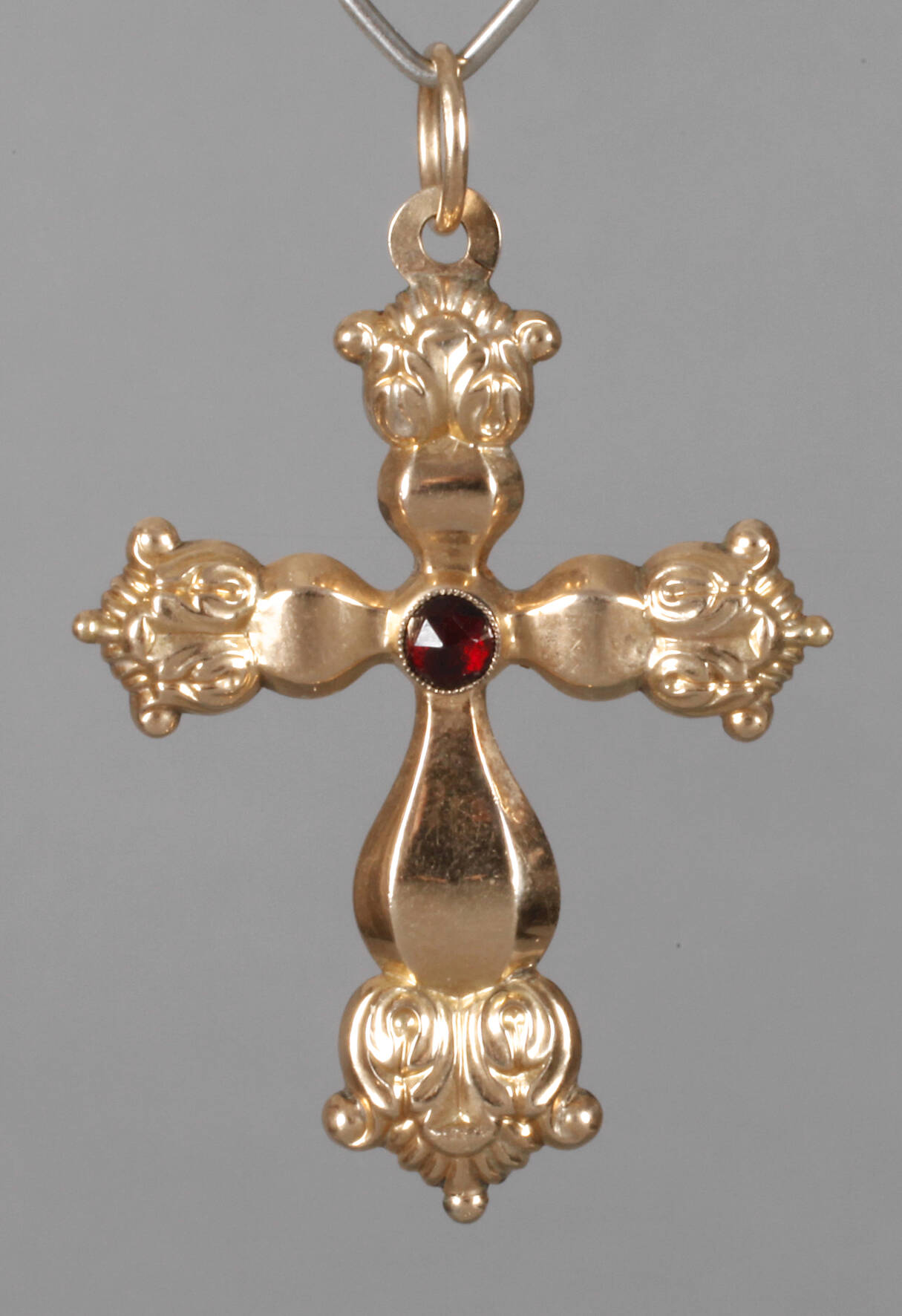 Kreuzanhänger mit Granat