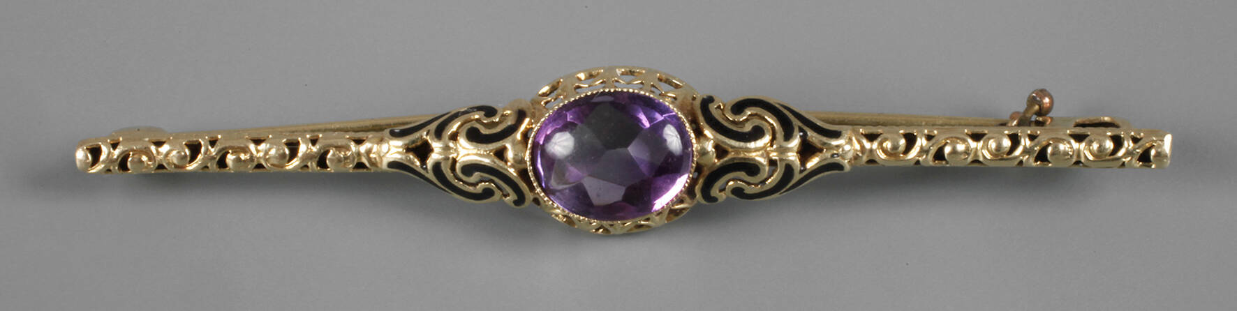Historismusbrosche mit Amethyst