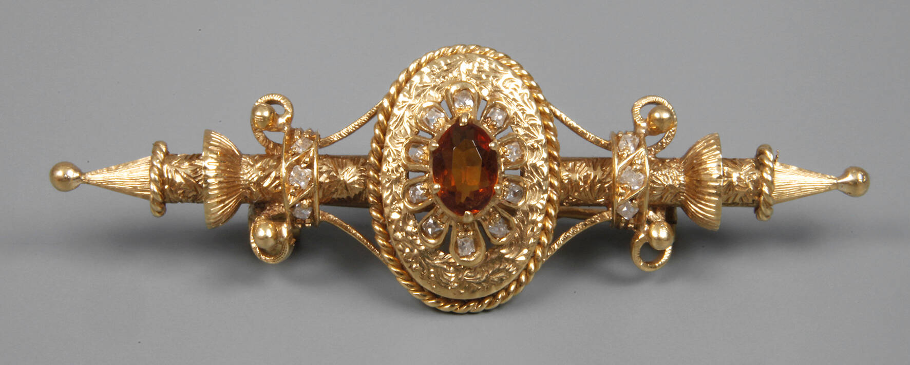 Historismusnadel mit Citrin