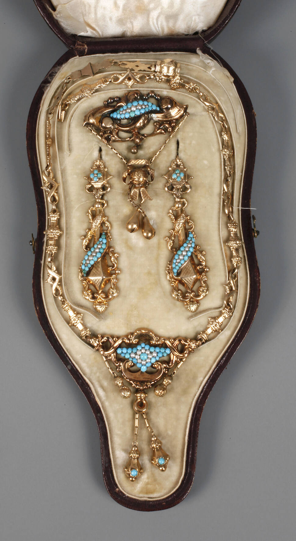 Historismus Schmuckset im originalen Etui