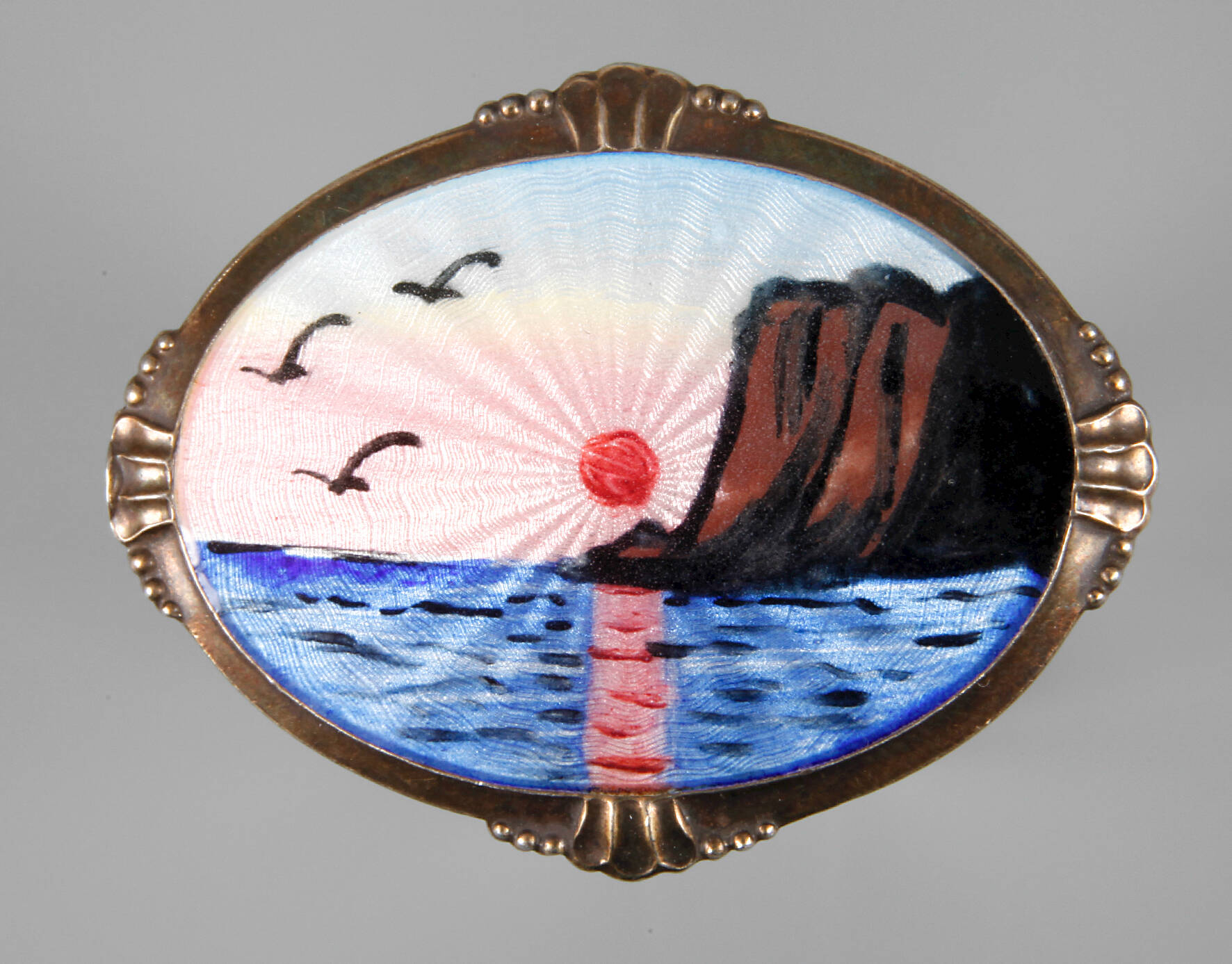 Brosche mit Emailmalerei