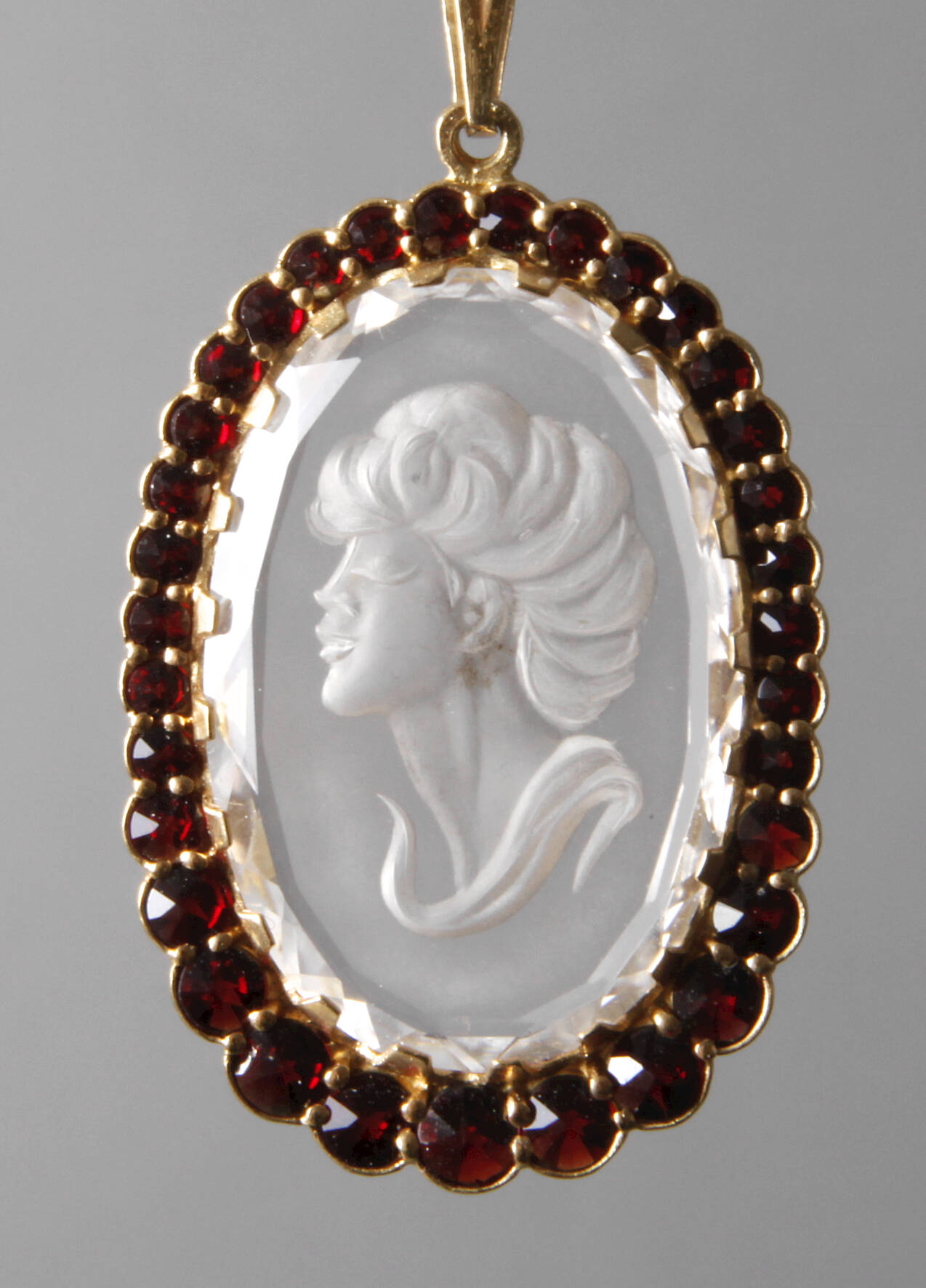 Feiner Granatanhänger