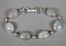 Armband mit Mondsteincabochons