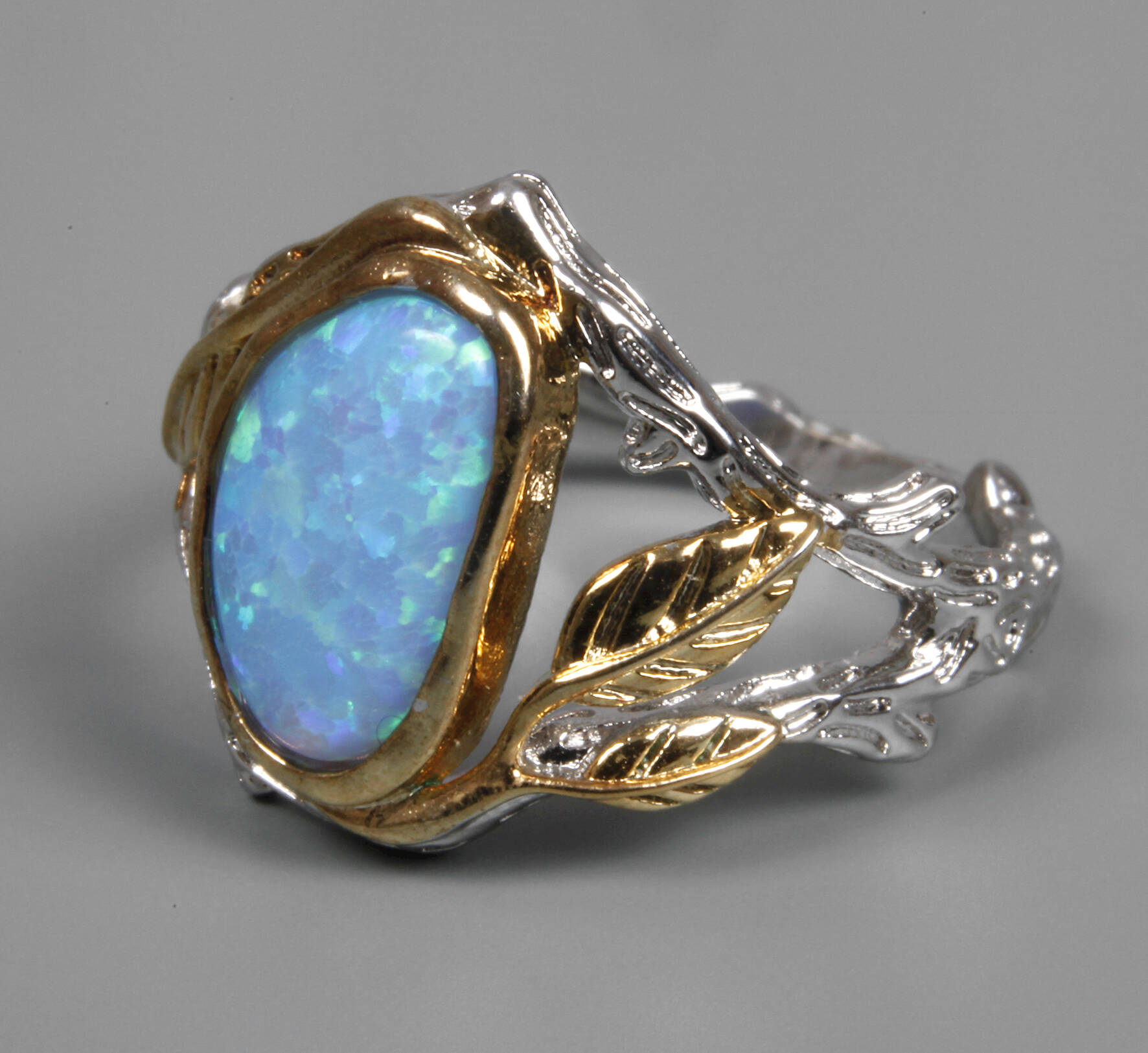 Damenring mit Edelopal