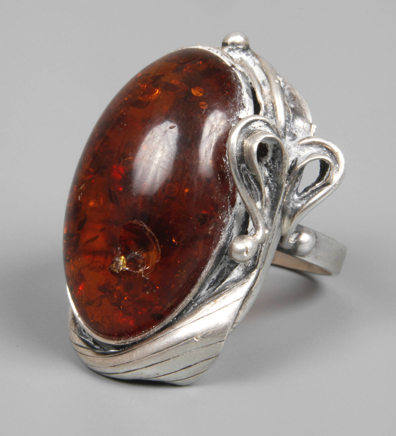 Damenring mit Bernstein