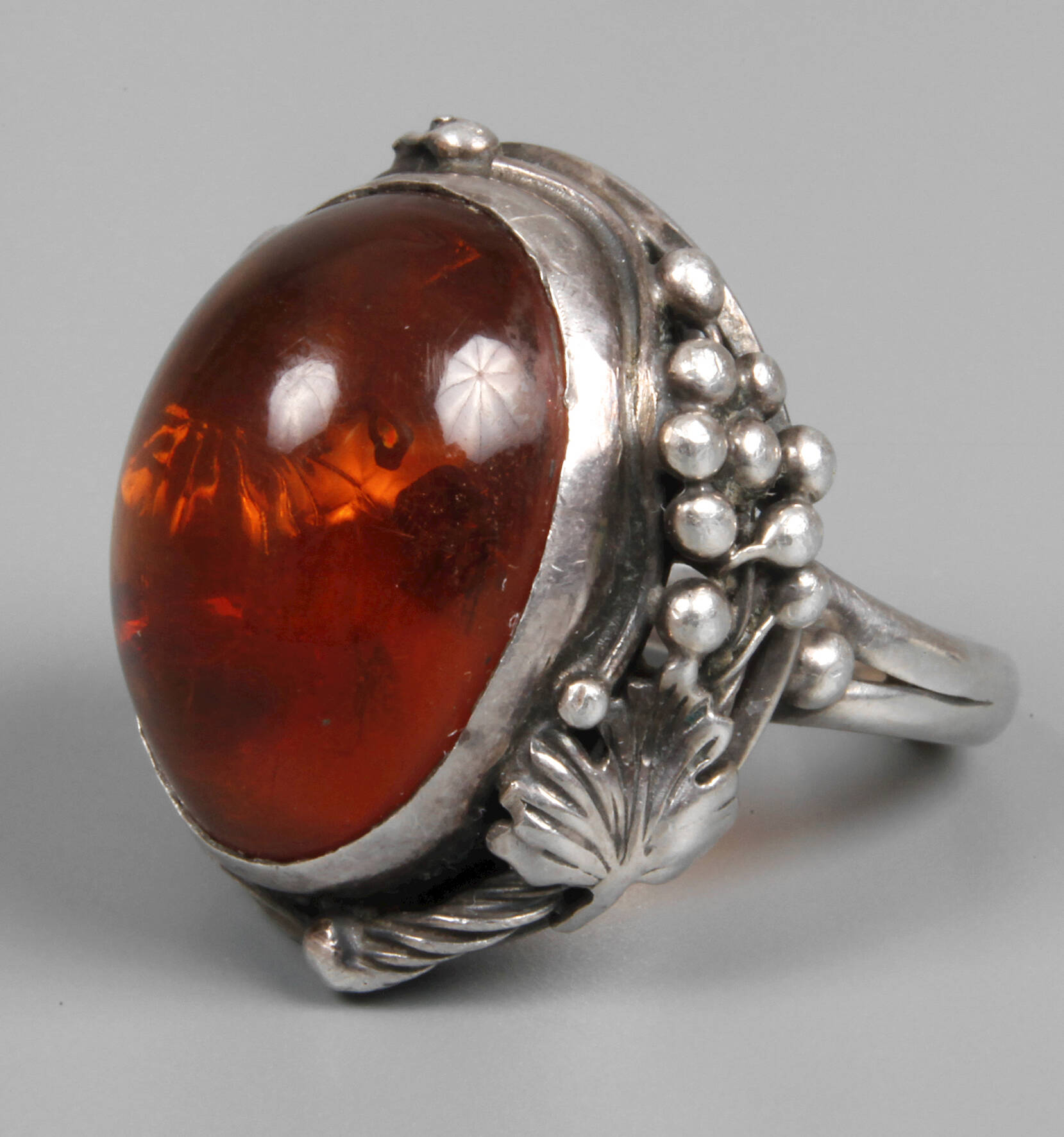 Damenring mit Bernstein